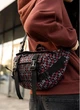 Велика жіноча поясна сумка бананка тканинна міська Sambag DynamicDart чорна з принтом 60516 - зображення 3