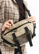 Велика жіноча поясна сумка бананка з натуральної шкіри міська Sambag DynamicDart сіра 60511 - зображення 5