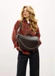Кожаная сумка для ноутбука Sambag Roll Urban Laptop коричневая 46x26 см для 12.5–17 дюймов Sambag 55158 - изображение 1