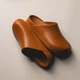 Чоловічі крокси слайди Crocs Dylan Clog Cognac (42-43, помаранчевий) - изображение 2