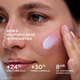 Солнцезащитный флюид для лица Clarins UV Plus Skin Barrier SPF 50+ Invisible от UV-лучей и загрязнений 30 мл - изображение 5