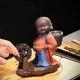 Чайная фигурка Чайный питомец статуэтка Монах с водяным колесом для чайной церемонии Разноцветный (28887) - изображение 4