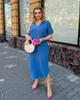 Сукня сорочка жіноча міді з мусліну вільного прямого крою з короткими рукавами відкладним коміром ґудзиками та бічним розрізом великих розмірів G&M k-130941 54-56 Розмір колір джинс - зображення 1