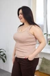 Жіноча літня майка рубчик великих розмірів приталена Aksan 26.2317 OneSize 46(L)-52(3XL) Темно бежевий - зображення 3