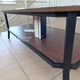 Столик журнальный 120×60 см из ламинированной ДСП и металлическим каркасом, кофейный стол с нижней полкой в стиле лофт для книг, декора, журналов и бытовых вещей для гостиной, спальни и офиса Темный Орех, E-5339-DarkWalnut - изображение 14