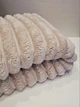 Плед Malloory Home Шарпей Королівська смужка 5 см в фирменной сумочке 200x220 см Бежевий - зображення 3