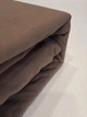 Мягкая плюшевая (флисовая) простыня на резинке 180*200*25 см в комплекте с 2 наволочками 50*70 см Colorful Home Коричневая - изображение 4