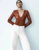 Боді з екошкіри з довгими рукавами та V-подібним вирізом коричневе Zara розмір XS - изображение 2