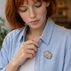 Значок (пин) BROCHE брошь бижутерия Животные Капибара за ноутбуком коричневый BRGV114582 - изображение 2
