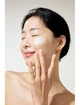 Освітлюючий сонцезахисний крем для обличчя CELIMAX Pore+Dark Spot Brightening Care Sunscreen SPF50+ PA++++ 50 мл для захисту - изображение 5