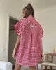 Летний женский костюм в клетку из хлопка рубашка и шорты Романтический легкий костюм-двойка оверсайз с воланами SOLINNA В-009 Красный, 46-48 - изображение 5