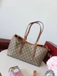 Сумка жіноча Gucci Emblem medium tote bag коричнева (127) - изображение 2
