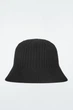 Капелюх жіночий COS ribbed-knit bucket hat 1232518001 M-L Чорний - изображение 1