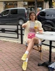 Сумка жіноча з регульованим ремінцем на плече та через плече з акцентною застібкою фуксія - зображення 2