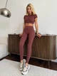 Спортивный женский костюм Hot с имитацией белья для фитнеса и йоги (кроп-топ футболка + леггинсы) c двойным Push Up L Шоколад (JB05_HOTL) - изображение 9