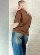 Футболка бавовняна з батистовим воланом коричнева Gioya 17-020 - L-XL - коричневий - зображення 4