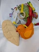 Развивающий бизи мяч мягкий Happy Vita Craft корзинка с фруктами, уточка пищит, листочек шелестит разноцветный - изображение 8