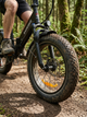 Велосипед електричний потужний складний електро фетбайк для дорослих fatbike з фарою корзиною та крилами жіночий чоловічий електровелосипед з широкими колесами для міста села Shimano на акумуляторі 750W 48V 13Ah LOTDM20 SAMEBIKE Чорний глянсовий 73889 - зображення 10