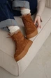 Жіночі зимові замшеві рудого кольору черевики PARADIZE SHOES з шнурівкою та хутряною опушкою на високій підошві 37 розмір (устілка 24,1 см) - зображення 1