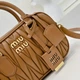Женская сумка кросс-боди Miu miu 2310 (19×13×6) коричневая - изображение 5