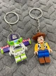 Парные брелоки Toy Story Базз Лайтер (Buzz Lightyear) и Вуди (Woody) Лего История Игрушек Брелки - изображение 3