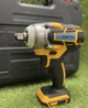Аккумуляторный ударный гайковерт Krafftec Germani DTW 1000 Нм 48V 8Ah бесщеточный с двумя аккумуляторами набором инструментов и кейсом желтый - изображение 7