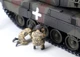 Конструктор ICM Holding Leopard 2A6 ЗСУ 1:35 290+ деталей масштабная модель с экипажем - изображение 7