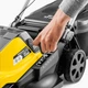 Газонокосарка акумуляторна Karcher LMO 4-18 36В 37 см пластик чорна з жовтим - зображення 4
