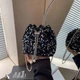 Вечерняя блестящая сумка кросс-боди на длинной металлической цепочке,черная мини-сумка с синими пайетками и серебряной фурнитурой - изображение 3