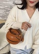 Жіноча кругла сумка BASKETBALL м'яч на ланцюжку коричнева - зображення 6