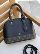 Элегантная женская кожаная сумка Louis Vuitton черная (96736) - изображение 2
