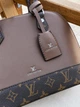 Элегантная женская кожаная сумка Louis Vuitton коричневая (96739) - изображение 3