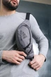 Бананка мужская Adidas серая, сумка бананка через плечо мужская с серым логотипом - изображение 2