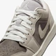 Кроссовки женские Jordan 1 Low Se 36.5 Бежевий, Кремовий IB7011-001 - изображение 7