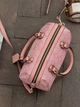Сумка жіноча Coach Mini Rowan Crossbody In Signature рожевий Коуч бочонок - зображення 3