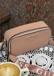 Женская прямоугольная сумка Guess 23705 кросс-боди розовая - изображение 2