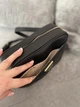 Женская сумка Guess 117 кросс-боди черная - изображение 8