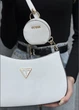 Женская сумка Guess 017 багет белая - изображение 6