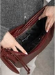 Женская сумка Sambag HOBO бордовая 30x13x8 см эко-кожа городская на молнии Sambag 55179 - изображение 6