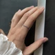 Серебряное кольцо с фианитами, вес изделия 0,99 гр (2209867) - изображение 7