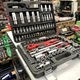 Набор инструментов Intertool 108 единиц для ремонта авто профессиональный кейс с трещотками Cr-V сталь 1/2 и 1/4 дюйма 4-32 мм - изображение 3