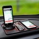Коврик автомобильный противоскользящий 360° с держателем для телефона и мелких вещей - изображение 1