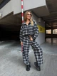 Костюм женский прогулочный в клетку черного цвета 39124 42/48 - изображение 2