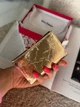 Лаковий золотистий невеликий гаманець 8018-7 - изображение 5