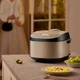 Рисоварка Midea, 5 л, внутренняя кастрюля из черного фарфора со съемной крышкой, функция Smart Reservation на 24 часа, для сладкого риса, MB-AFB5027R [серия ZMD Peace of Mind] - изображение 6