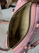Сумка жіноча Mini Rowan Crossbody In Signature рожевий бочонок - зображення 3