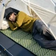 Коврик туристический складной одноместный IXPE Naturehike CNK2650WS010 с алюминиевой пленкой, 200x60x2.3 см, зеленый - изображение 4
