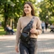 Практичная женская слинг сумка через плечо из экокожи Vintage 22754 черная - изображение 2