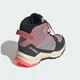 Дитячі туристичні черевики Terrex Ax4r Mid CLIMAWARM+ Kids adidas KI5824 (28.5 EUR) рожевий (4068815602020) - зображення 6