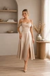 Пастельне атласне плаття FirstWoman L бежевий 43406424 - зображення 3